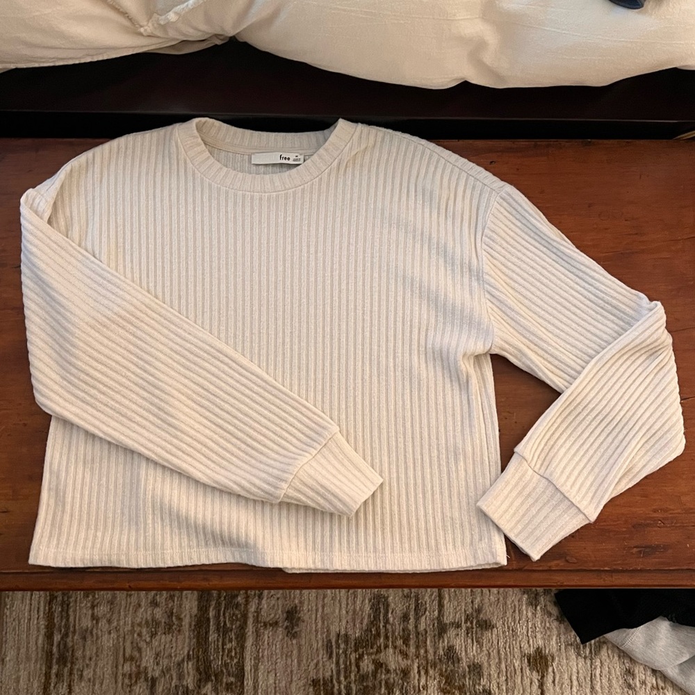 Aritzia Wilfred Free long sleeve shirt / sweater